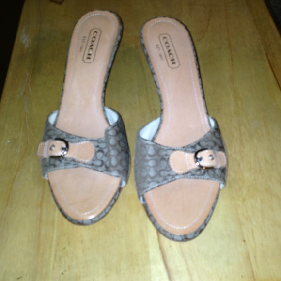 Coach sandal 💥💥Reduced💥💥 - Picture 1 of 4