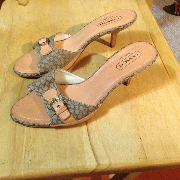 Coach sandal 💥💥Reduced💥💥 - Picture 2 of 4