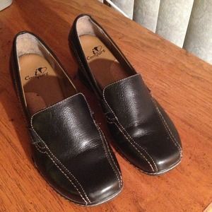 black women's dress shoe and blouse bundle