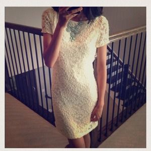 ❌SOLD IN BUNDLE❌Cream Lace Dress