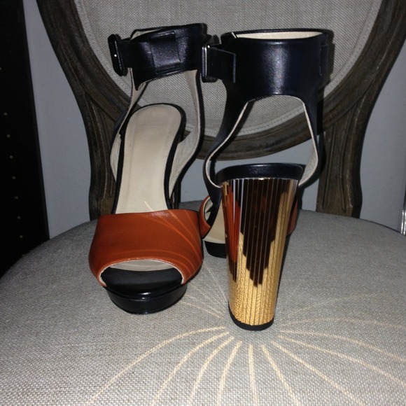 REDUCED Zara gold block heeled sandal