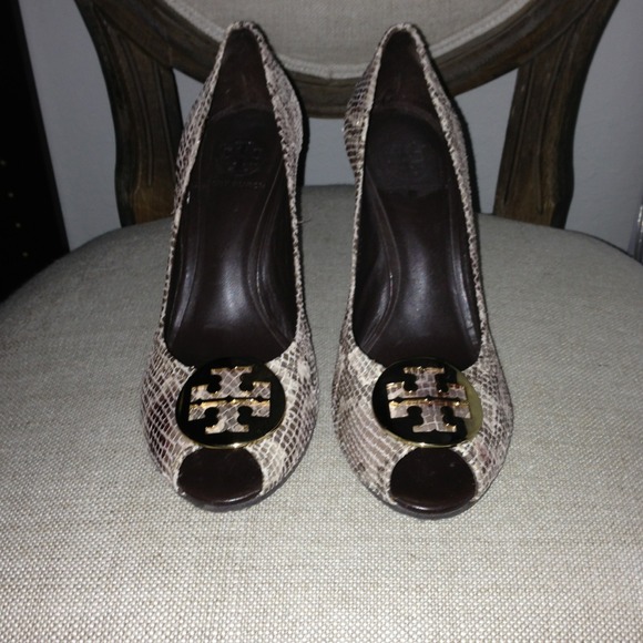 Tory Burch Julianne wedges RESERVED for @thynhung