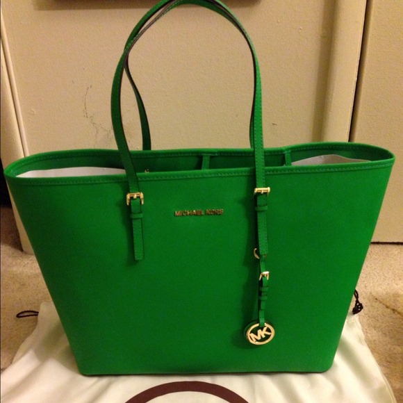 Brand NEW Authentic Michael Kors Medium Tote bag