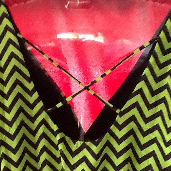 💕BLACK&NEON GREEN CHEVRON DRESS💕 - Picture 4 of 4
