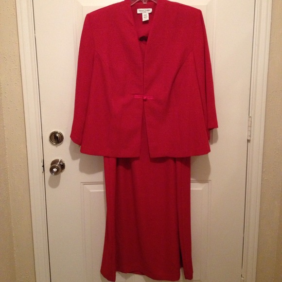 Plus size Red Beautiful suit! Size 20w🌹