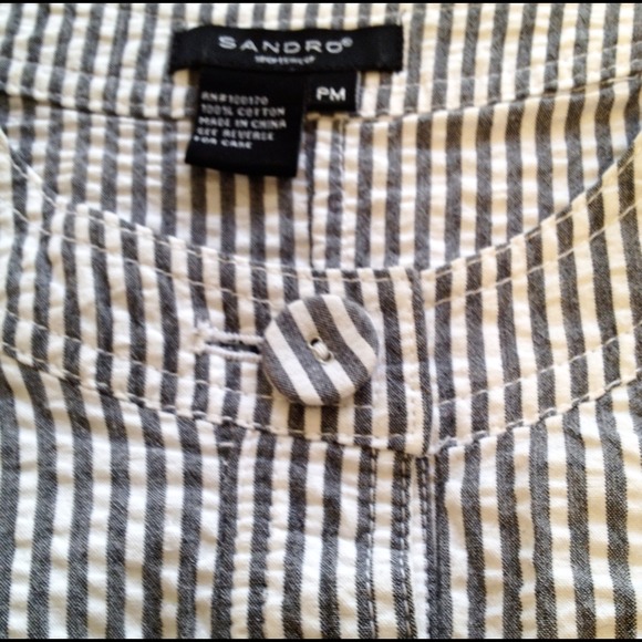 📦Sold in bundle!📦 🎉Host pic!🎉 seer sucker top - Picture 2 of 4