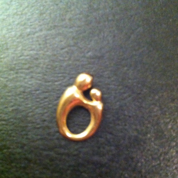 💥Price ✂14K yellow gold Mother and child pendant