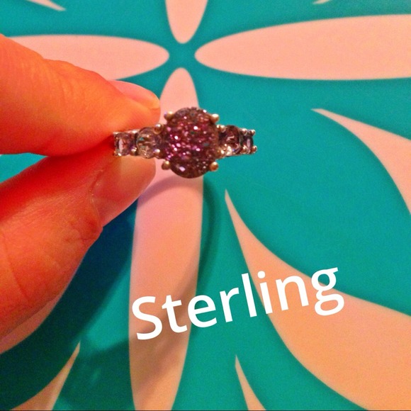 Sterling silver ring. Size 7.