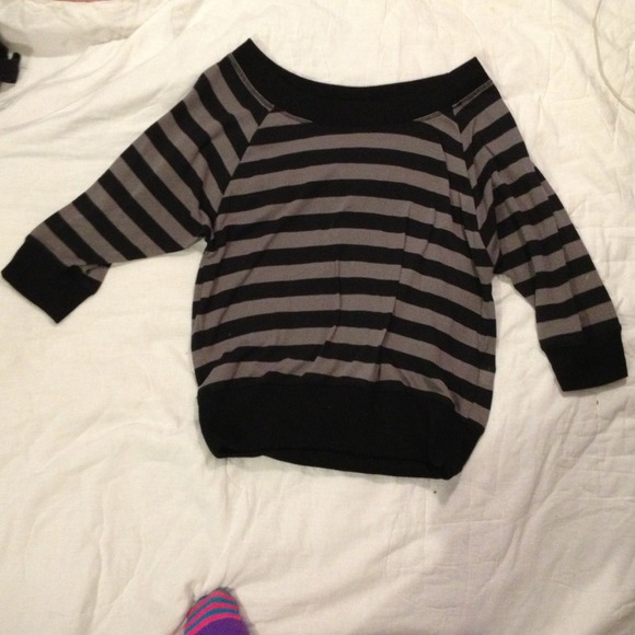 Tops - black stripped on the shoulders shirt