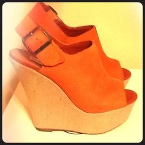 Steve Madden rust wedges