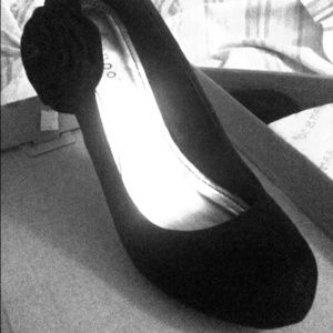 Black 4 inch heels