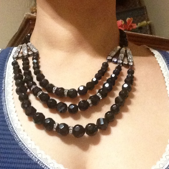 Gorgeous Black Necklace - Picture 1 of 4
