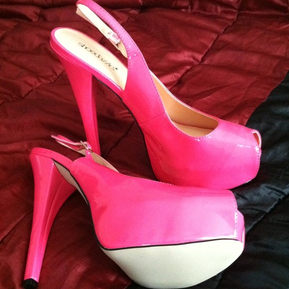 Hot Pink Open Toe Pumps!  Only worn once. - Picture 2 of 3