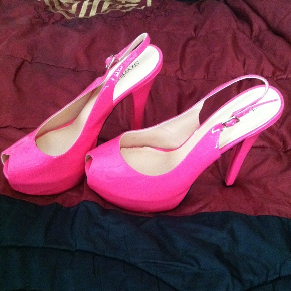 Hot Pink Open Toe Pumps!  Only worn once. - Picture 3 of 3