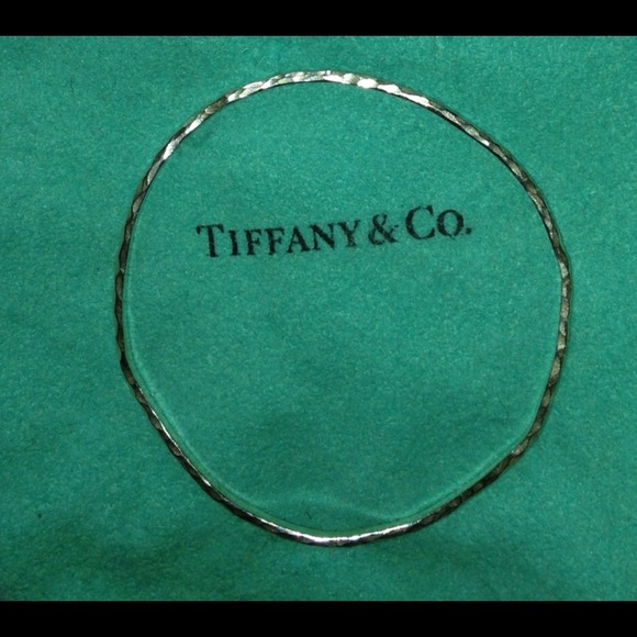 SOLD 🚨AUTHENTIC TIFFANY BANGLE BRACELET🚨