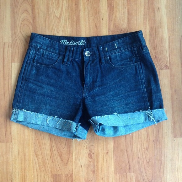 SOLD-Madewell dark denim cut off denim shorts
