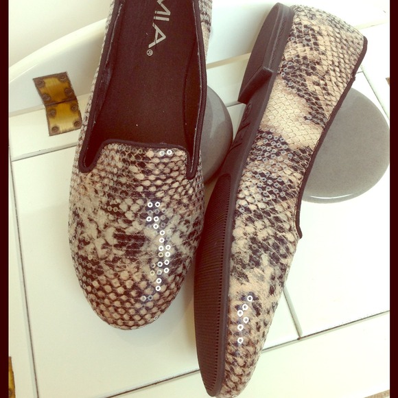 💛Sold!!! Mia flat imitation snake look s8💛