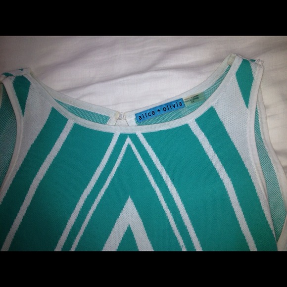 🙅Price reduced 🙅 Alice and Olivia knit dress