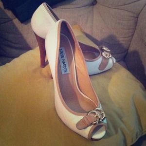 TAKE AN ADDITIONAL 50% OFF!! Peep toe High heel
