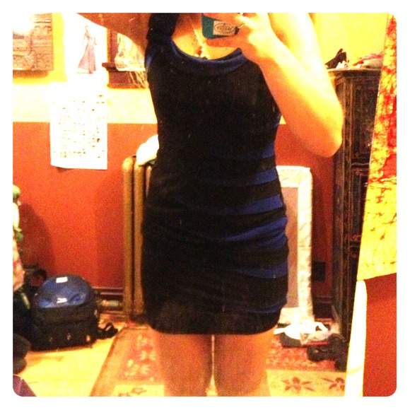 🎉🎊reduced!🎉🎊Form fitting black and blue dress!