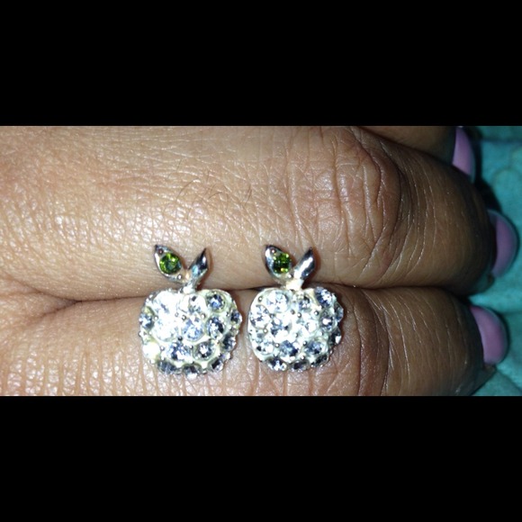 🔴SOLD🔴RHINESTONE APPLE SHAPE EARRINGS