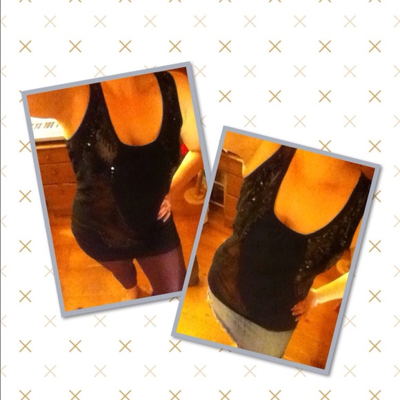 🎉🎉Tunic tank with sultry sequins - Picture 2 of 3