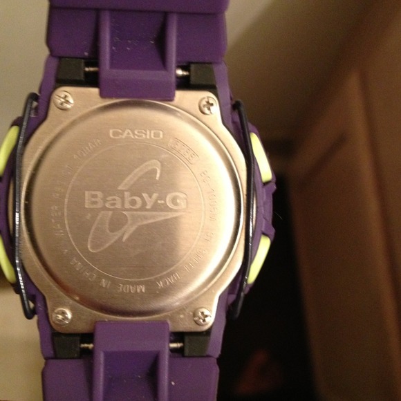 ❌❌Sold❌❌Women's Baby G-Shock Watch - Picture 2 of 3