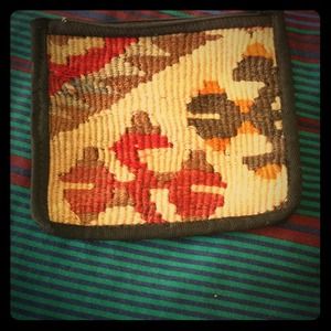 Square carpet pouch