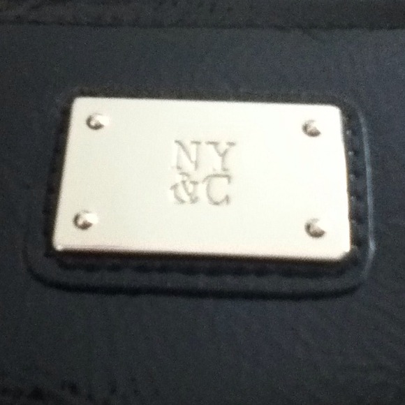 🌟FINAL REDUCTION🌟NY&C Black Wristlet - Picture 3 of 4