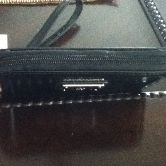 🌟FINAL REDUCTION🌟NY&C Black Wristlet - Picture 4 of 4