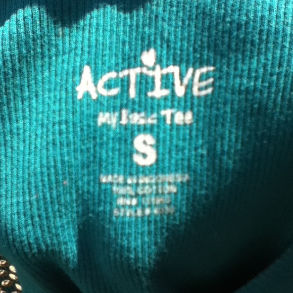 Top - Picture 2 of 2