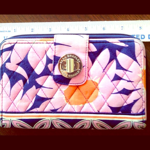 Vera Bradley Clutches & Wallets - Vera Bradley Large Wallet.