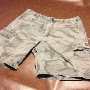 Men's camo cargo shorts