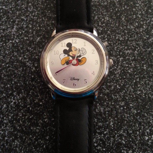 Mickey Mouse Watch⌚⭐