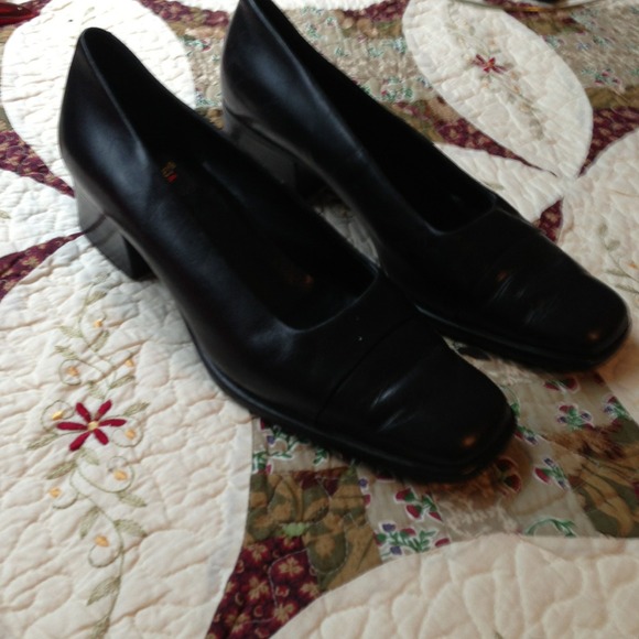 Career shoes