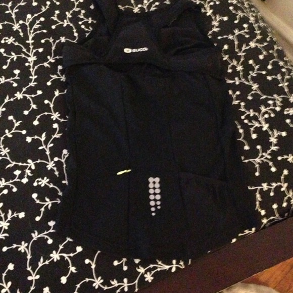 Small Sugoi exercise top - Picture 1 of 2
