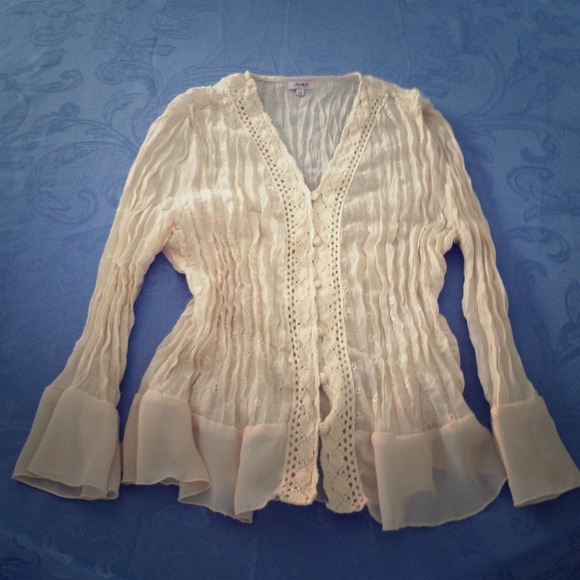 HOLD @haze604 Bell Sleeve Shirt