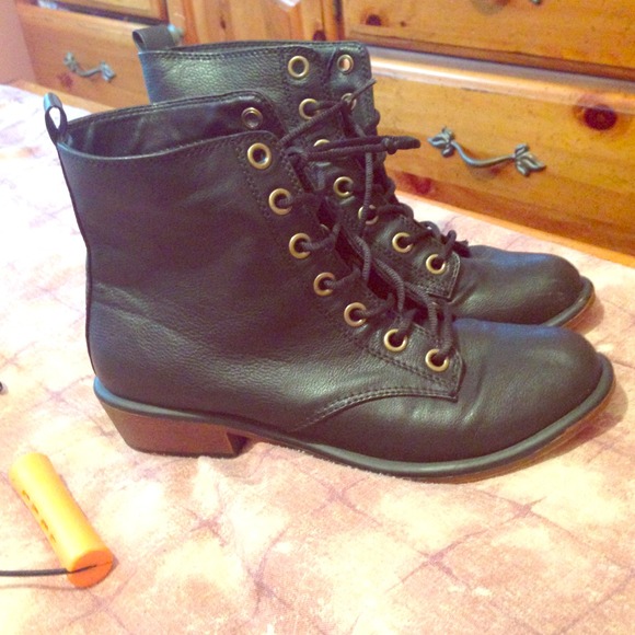 Size 8 black booties