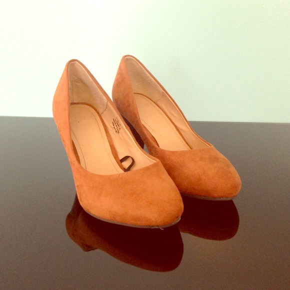 Tan H&M pumps, never worn