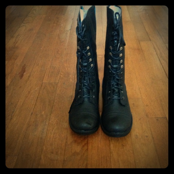 Awesome brand new, still in box tie-up boots