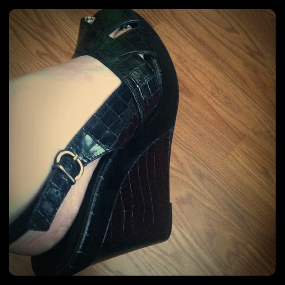 Donald Pliner Sissi Black wedge sandals