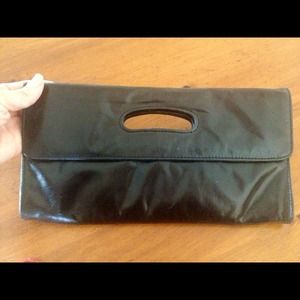 Black clutch. HOBO.