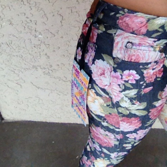 SOLD - Picture 2 of 3