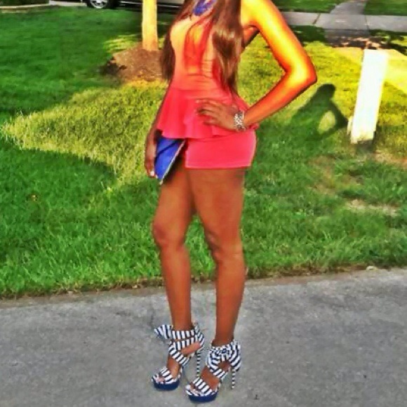 🚫SOLD🚫 Peplum Romper - Picture 3 of 3