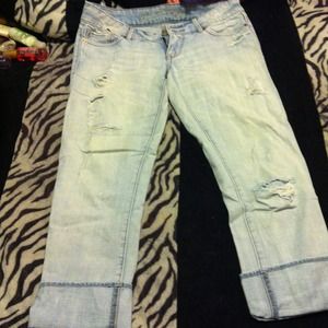 American Eagle sz 6 distressed capris