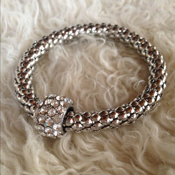 Silver bracelet crystal bead