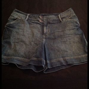 Like new lane bryant shorts. Size 22