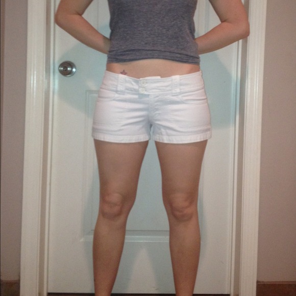 RESERVED More pictures of the A&F shorts.