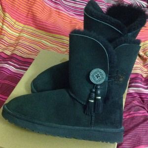 $SOLD$ UGG bailey charms