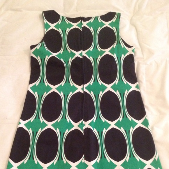 Adorable Mod Dress - Picture 4 of 4